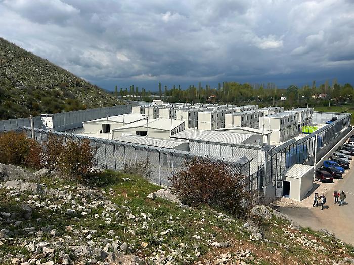 m9bbmtsoanjlywn2x5u-1781705162881.jpg–rimpatri__l_ue_adotta_il_modello_albania__hub_in_paesi_terzi_e_procedure_piu_veloci__e_meloni_incassa_il_suo_risultato_piu_europeo_